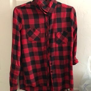 A red black pattern flannel.
